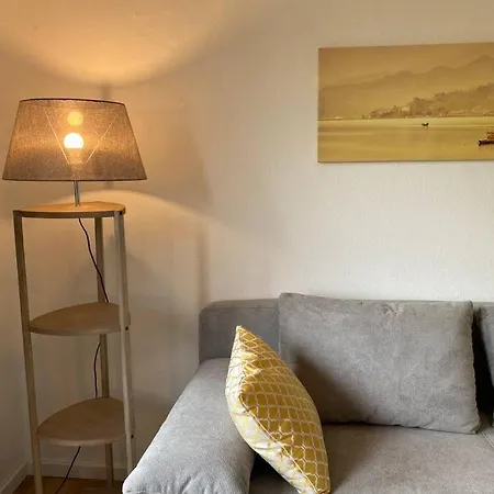 Gemuetliche Zwischen Gruen Und Hbf Apartament