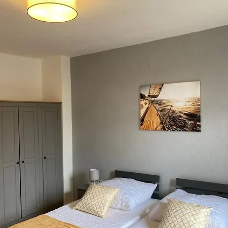 Gemuetliche Zwischen Gruen Und Hbf Apartman